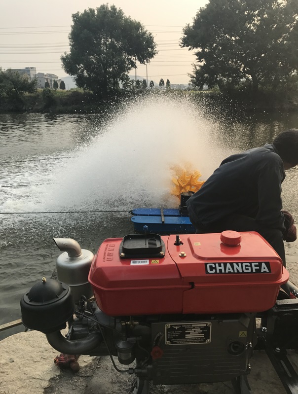 Diesel engine aerator with 16 impeller testing in pond