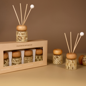 S/4 45ml diffuser in glass bottle+wooden lid+20pcs cotton reeds in gift box