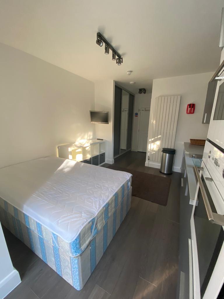 14 studios to let