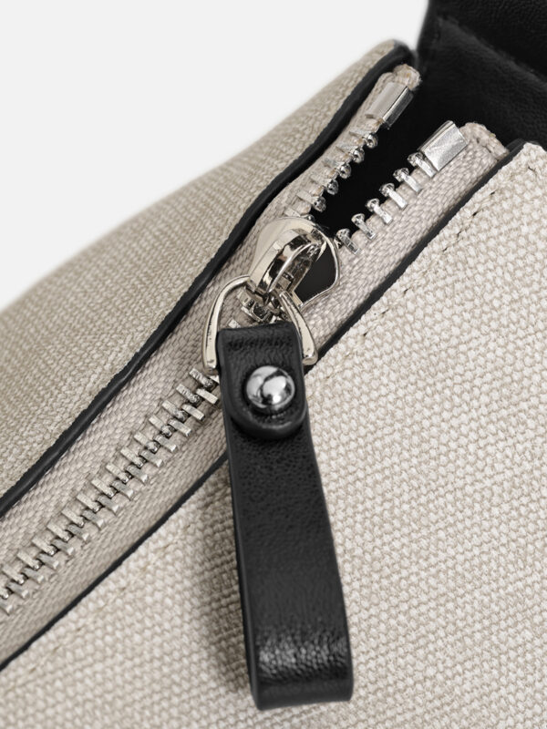 10 Hoop rivet bag