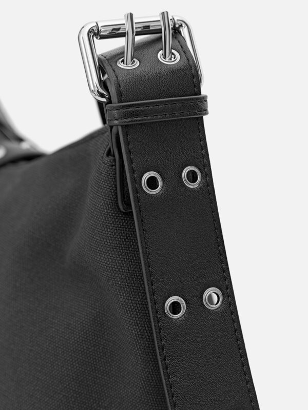 16 Hoop rivet bag