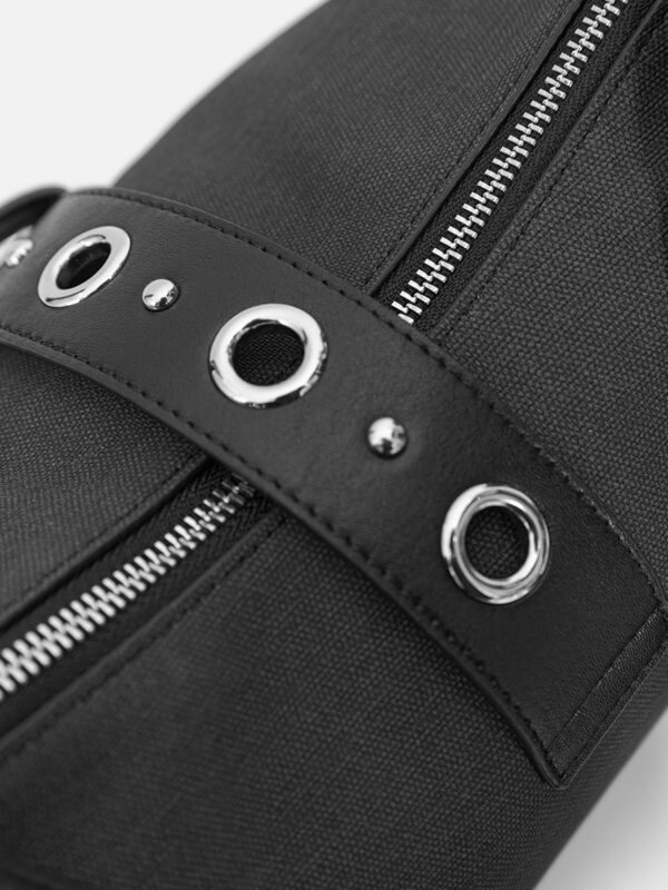 18 Hoop rivet bag