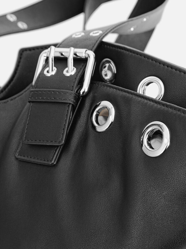 1 Rivet buckle tote